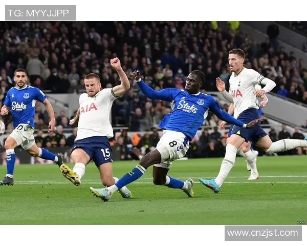 足球风云再起:欧洲五大联赛最新动态与球队赛季前瞻解析 足球风云再起:欧洲五大联赛最新动态与球队赛季前瞻解析